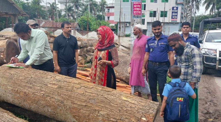 পলাশে অবৈধ করাতকলে অভিযান,  ৩ মালিকের জরিমানা